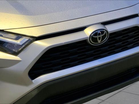 Used 2024 Toyota RAV4 XLE FWD image 29
