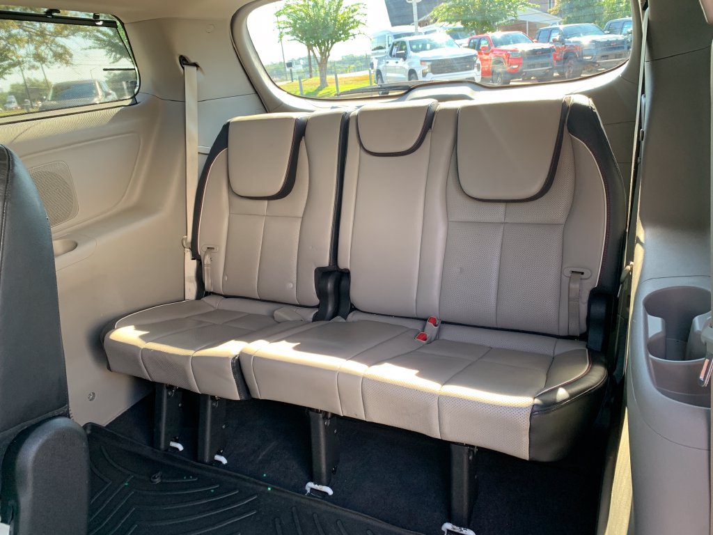 Used 2020 Kia Sedona EX FWD image 28