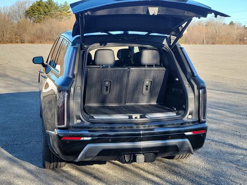 New 2026 Cadillac Vistiq Sport image 16