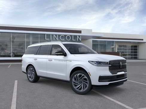 New 2026 Lincoln Navigator Reserve AWD/4WD image 7