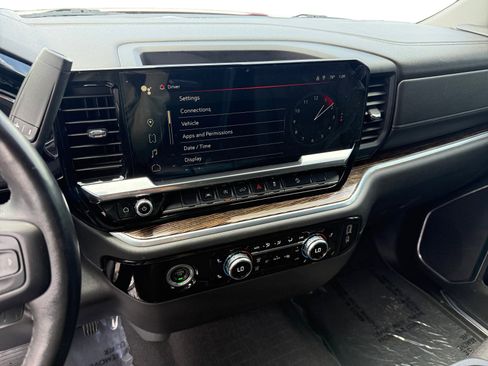 Used 2022 GMC Sierra 1500 Elevation AWD/4WD image 12
