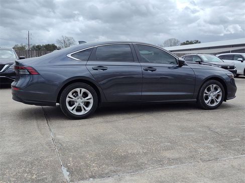 Used 2025 Honda Accord LX image 10