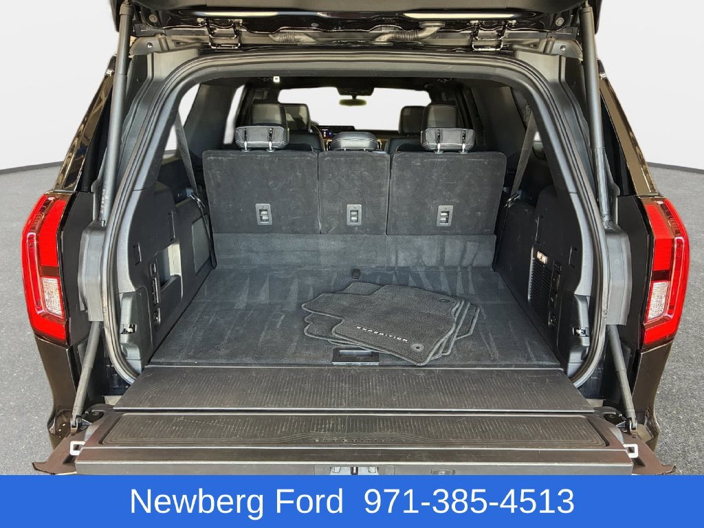 Used 2025 Ford Expedition Max Platinum w/ Stealth Performance Package AWD/4WD image 31