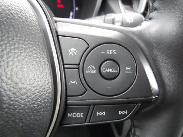 Certified 2025 Toyota Corolla Cross XLE FWD image 13