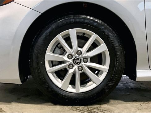 Used 2025 Toyota Camry LE image 7