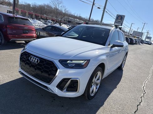 Used 2023 Audi Q5 2.0T Premium Plus w/ Premium Plus Package AWD/4WD image 3