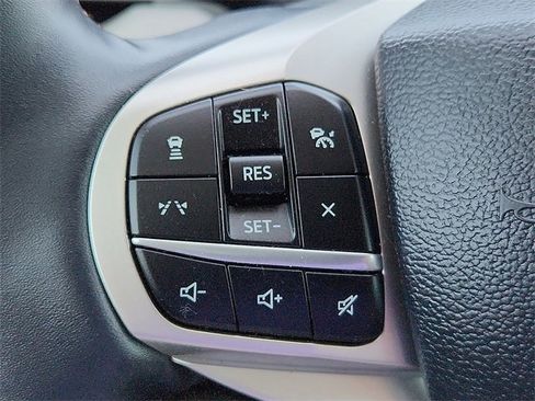 Used 2025 Ford Explorer Active image 15