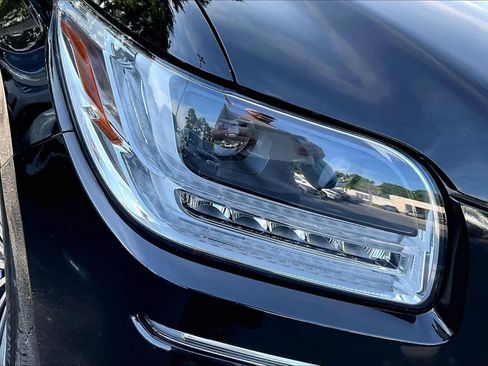 Used 2019 Lincoln Navigator Reserve AWD/4WD image 28