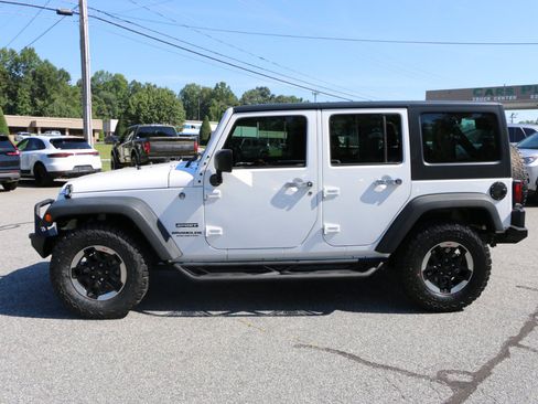 Used 2017 Jeep Wrangler Unlimited Sport w/ Connectivity Group AWD/4WD image 2