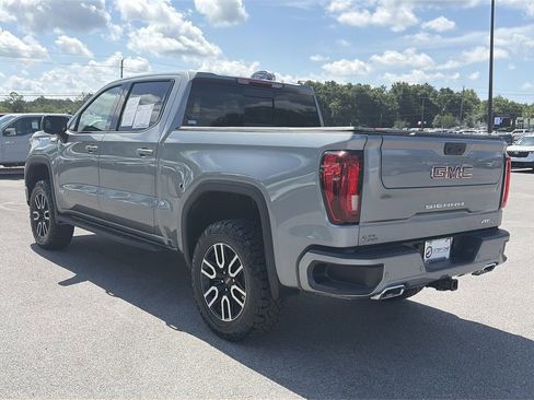 Used 2025 GMC Sierra 1500 AT4 w/ AT4 Premium Package AWD/4WD image 5