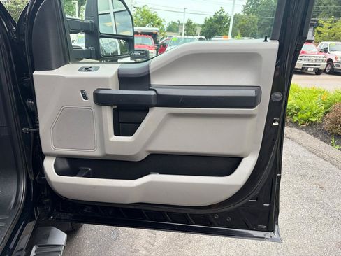 Used 2018 Ford F250 XL w/ Power Equipment Group AWD/4WD image 48