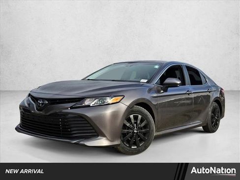Used 2020 Toyota Camry LE image 1