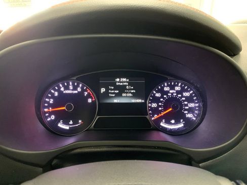 Used 2019 Kia Soul ! FWD image 17