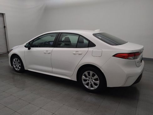 Used 2023 Toyota Corolla LE image 3