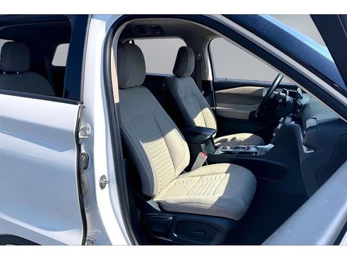 Used 2020 Ford Explorer XLT AWD/4WD image 30