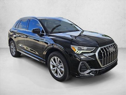 Used 2024 Audi Q3 2.0T Premium AWD/4WD image 3