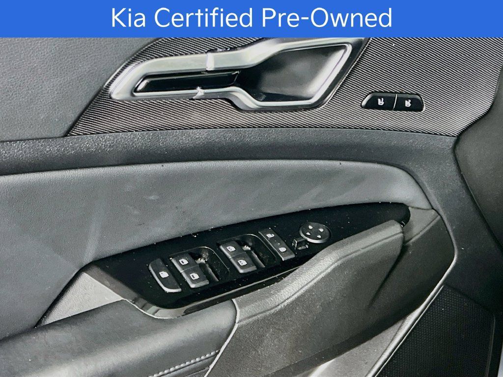 Certified 2023 Kia Sportage SX Prestige AWD/4WD image 11