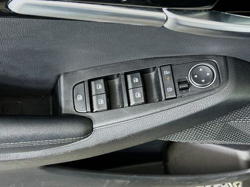 Used 2025 Kia Seltos S image 15