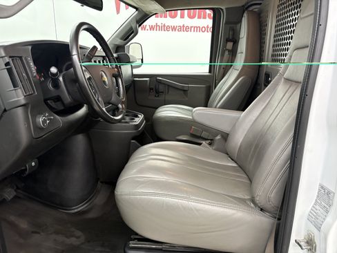 Used 2021 Chevrolet Express 3500 Extended w/ Driver Convenience Package RWD image 14