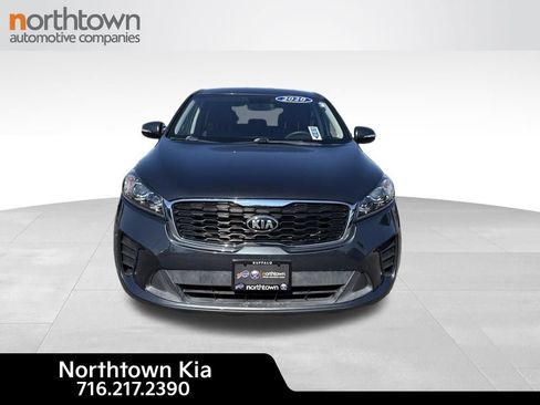 Used 2020 Kia Sorento LX FWD image 2