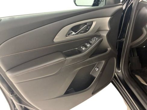 Used 2020 Chevrolet Traverse LT w/ Driver Confidence II Package AWD/4WD image 13