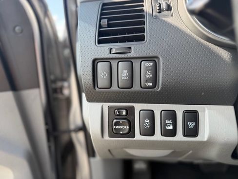 Used 2015 Toyota Tacoma 4x4 Double Cab w/ TRD Off-Road Package image 22