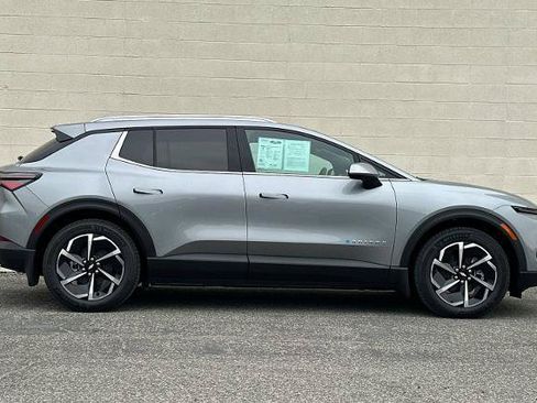 New 2026 Chevrolet Equinox EV LT FWD image 3