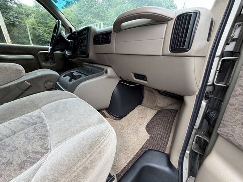 Used 2001 Chevrolet Express 1500 LT RWD image 20