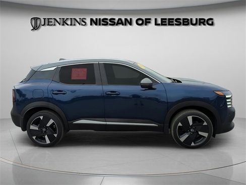 Certified 2025 Nissan Kicks SR image 7