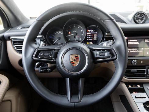 Certified 2026 Porsche Macan AWD/4WD image 13