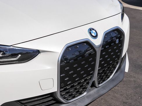 Used 2023 BMW i4 eDrive40 w/ Premium Package RWD image 5
