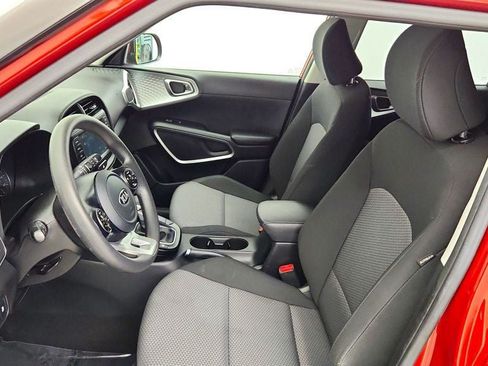 Used 2021 Kia Soul LX FWD image 18