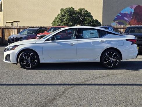 New 2025 Nissan Altima 2.5 SR image 25