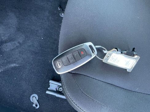 Used 2025 Nissan Sentra SV FWD image 21