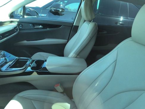 Used 2023 Lincoln Nautilus Reserve w/ Equipment Group 201A image 3