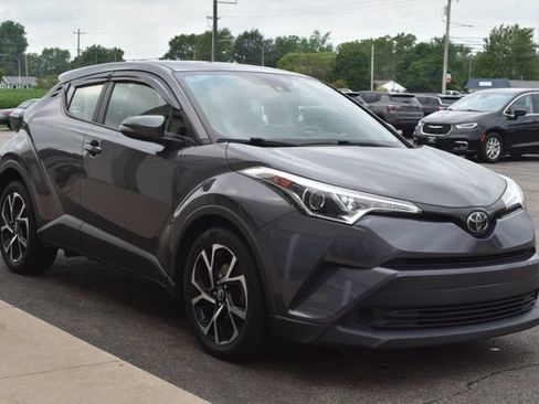 Used 2019 Toyota C-HR XLE FWD image 10