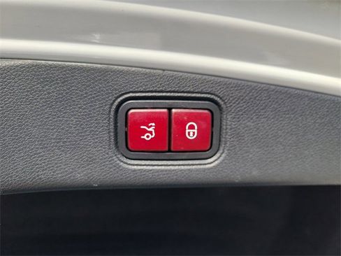 Used 2020 Mercedes-Benz E 450 Coupe image 11