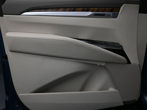 Used 2025 Cadillac Escalade ESV Sport Platinum image 23