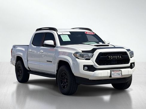 Certified 2018 Toyota Tacoma TRD Sport w/ Technology Package RWD image 12