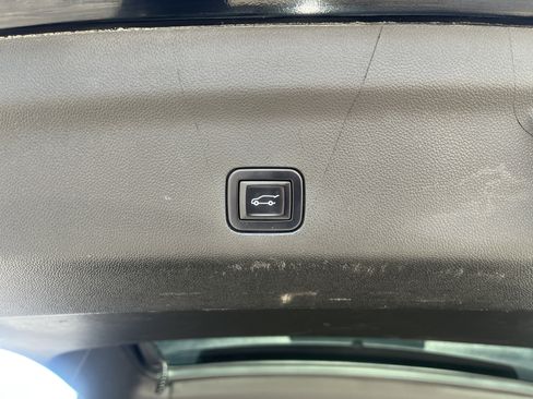 Used 2022 Chevrolet Tahoe RST w/ Luxury Package image 23