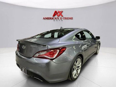 Used 2015 Hyundai Genesis 3.8 RWD image 5