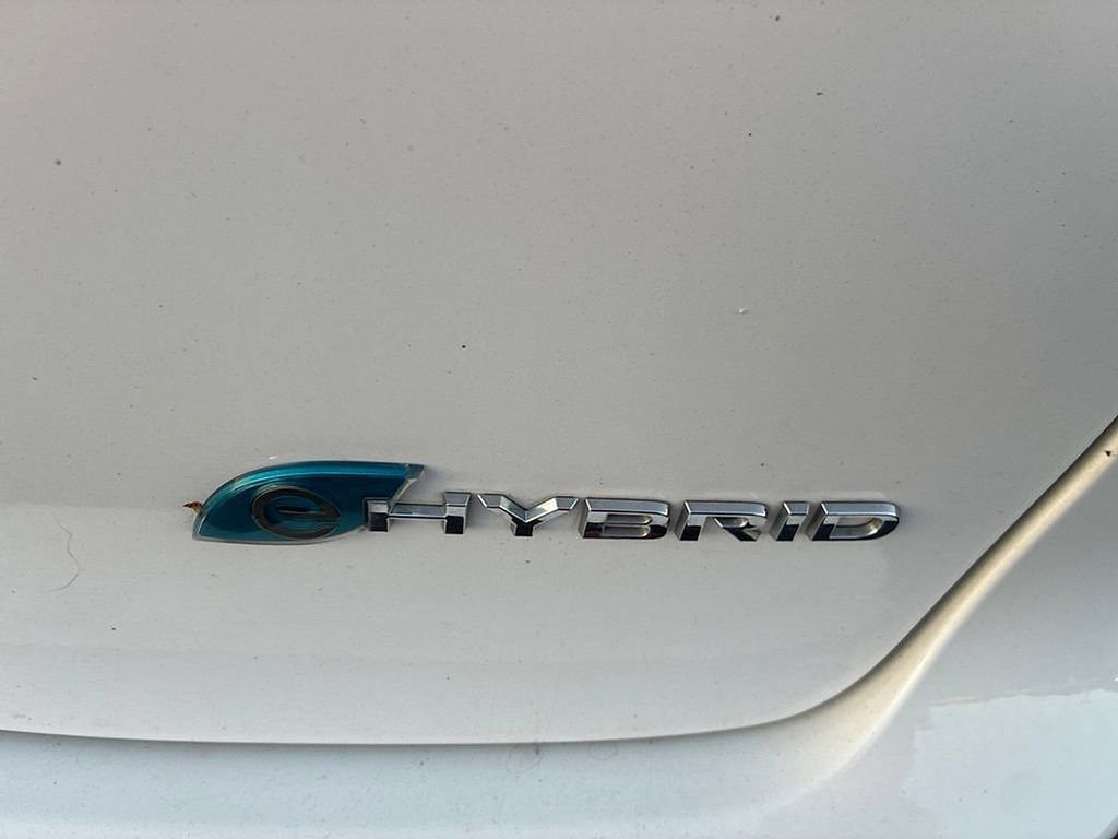 Used 2023 Chrysler Pacifica Touring-L FWD image 26