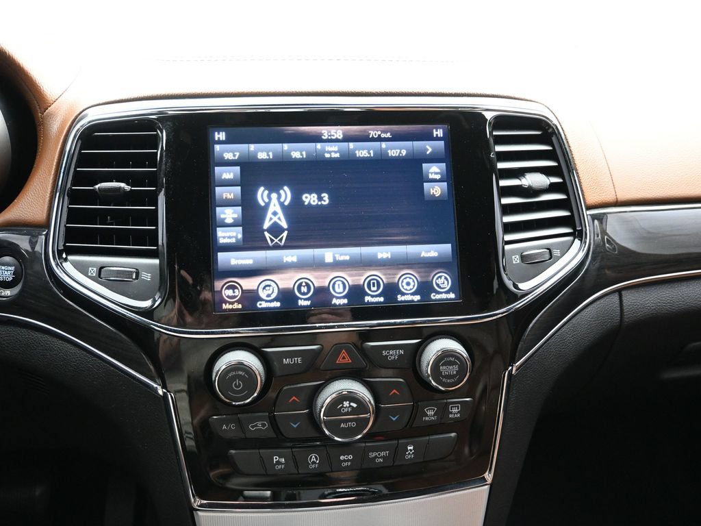 Used 2020 Jeep Grand Cherokee Overland w/ Interior Metal Package AWD/4WD image 15