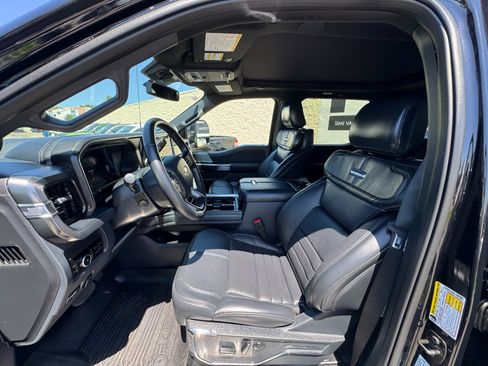 Certified 2026 Ford F450 Platinum w/ FX4 Off-Road Package AWD/4WD image 13