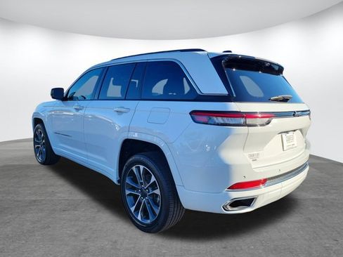 Used 2023 Jeep Grand Cherokee Overland w/ Luxury Tech Group IV image 6