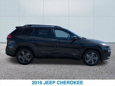 Used 2016 Jeep Cherokee 75th Anniversary image 6