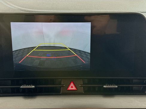 Used 2024 Kia Sportage EX image 23