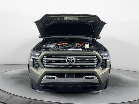 Used 2025 Toyota Tacoma Limited AWD/4WD image 13