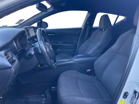 Used 2018 Toyota C-HR XLE image 9