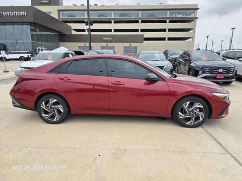 Certified 2025 Hyundai Elantra Sport FWD image 5
